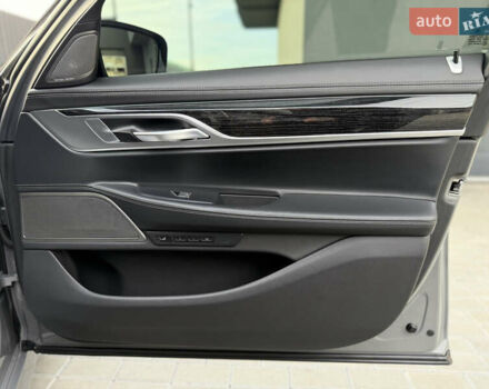 Сірий БМВ 7 Серія, об'ємом двигуна 4.4 л та пробігом 84 тис. км за 77000 $, фото 117 на Automoto.ua