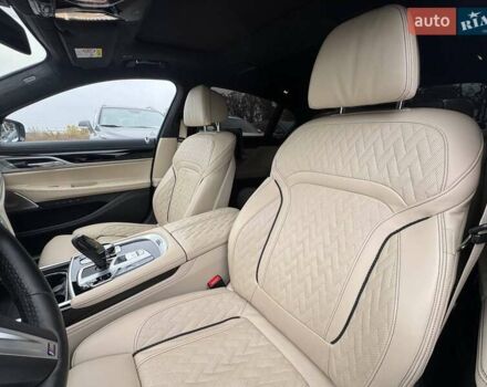 БМВ 7 Серия 2021 в Киеве на Automoto.ua Серый БМВ 7 Серия, объемом двигателя 2.99 л и пробегом 43 тыс. км за 105000 $, фото 37 на Automoto.ua