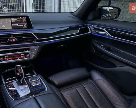 Серый БМВ 7 Серия, объемом двигателя 3 л и пробегом 54 тыс. км за 59000 $, фото 14 на Automoto.ua