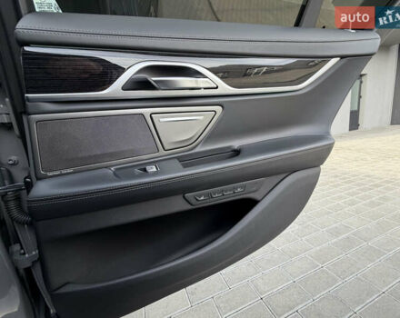 Сірий БМВ 7 Серія, об'ємом двигуна 4.4 л та пробігом 84 тис. км за 77000 $, фото 142 на Automoto.ua