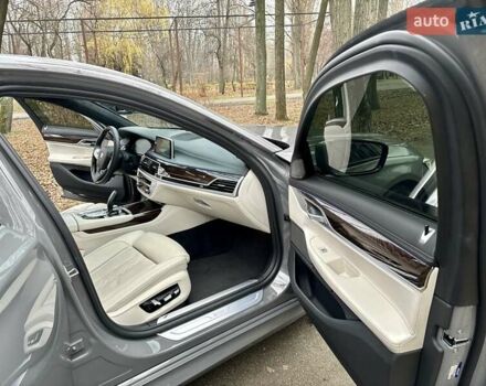 Серый БМВ 7 Серия, объемом двигателя 4.39 л и пробегом 35 тыс. км за 65500 $, фото 31 на Automoto.ua