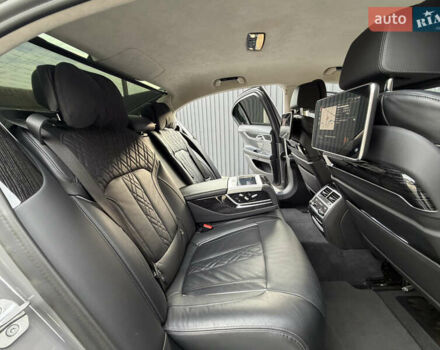 Сірий БМВ 7 Серія, об'ємом двигуна 4.4 л та пробігом 84 тис. км за 77000 $, фото 134 на Automoto.ua