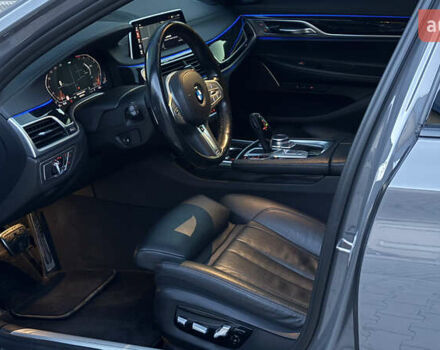 Серый БМВ 7 Серия, объемом двигателя 3 л и пробегом 54 тыс. км за 59000 $, фото 11 на Automoto.ua