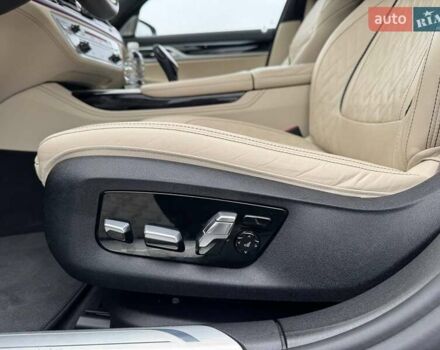 БМВ 7 Серия 2021 в Киеве на Automoto.ua Серый БМВ 7 Серия, объемом двигателя 2.99 л и пробегом 43 тыс. км за 105000 $, фото 35 на Automoto.ua