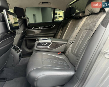 Сірий БМВ 7 Серія, об'ємом двигуна 4.4 л та пробігом 84 тис. км за 77000 $, фото 112 на Automoto.ua