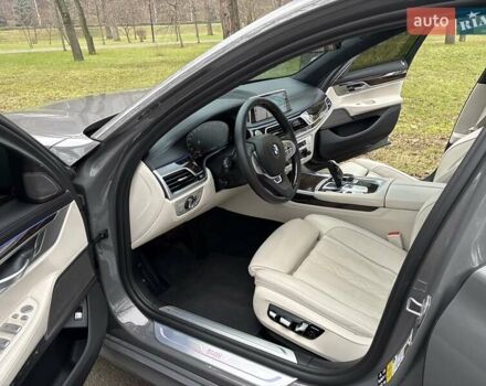 Серый БМВ 7 Серия, объемом двигателя 4.39 л и пробегом 35 тыс. км за 65500 $, фото 58 на Automoto.ua