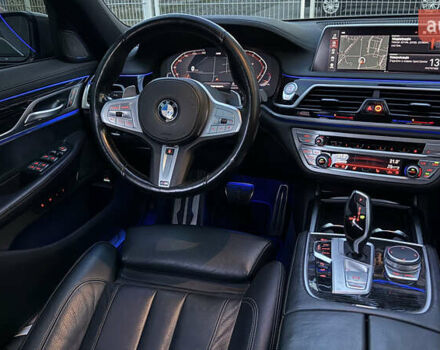 Серый БМВ 7 Серия, объемом двигателя 3 л и пробегом 54 тыс. км за 59000 $, фото 13 на Automoto.ua