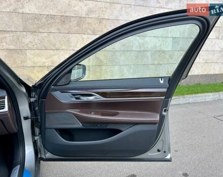 Сірий БМВ 7 Серія, об'ємом двигуна 2 л та пробігом 31 тис. км за 64800 $, фото 93 на Automoto.ua