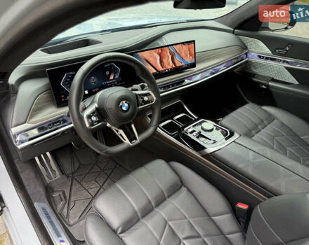 Сірий БМВ 7 Серія, об'ємом двигуна 4.39 л та пробігом 24 тис. км за 118900 $, фото 41 на Automoto.ua