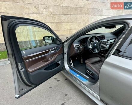 Сірий БМВ 7 Серія, об'ємом двигуна 2 л та пробігом 31 тис. км за 64800 $, фото 54 на Automoto.ua