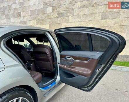 Сірий БМВ 7 Серія, об'ємом двигуна 2 л та пробігом 31 тис. км за 64800 $, фото 82 на Automoto.ua