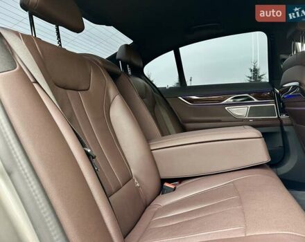 Сірий БМВ 7 Серія, об'ємом двигуна 2 л та пробігом 31 тис. км за 64800 $, фото 84 на Automoto.ua