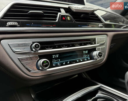 Сірий БМВ 7 Серія, об'ємом двигуна 2.99 л та пробігом 42 тис. км за 86999 $, фото 32 на Automoto.ua