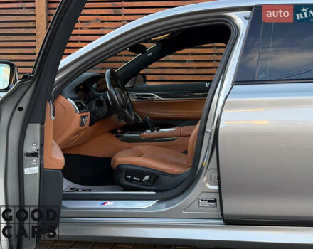 Сірий БМВ 7 Серія, об'ємом двигуна 3 л та пробігом 19 тис. км за 82000 $, фото 18 на Automoto.ua