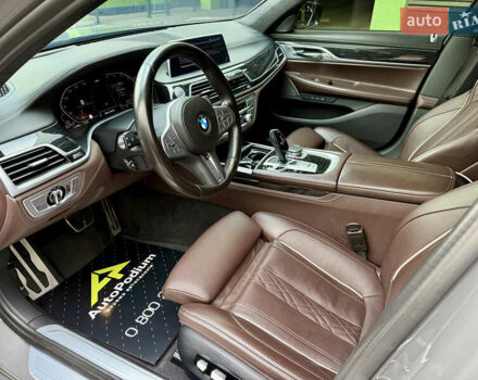 Сірий БМВ 7 Серія, об'ємом двигуна 2.99 л та пробігом 42 тис. км за 86999 $, фото 17 на Automoto.ua