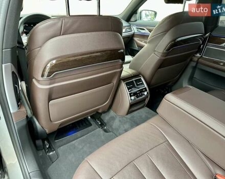 Сірий БМВ 7 Серія, об'ємом двигуна 2 л та пробігом 31 тис. км за 64800 $, фото 77 на Automoto.ua