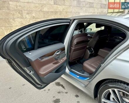 Сірий БМВ 7 Серія, об'ємом двигуна 2 л та пробігом 31 тис. км за 64800 $, фото 74 на Automoto.ua