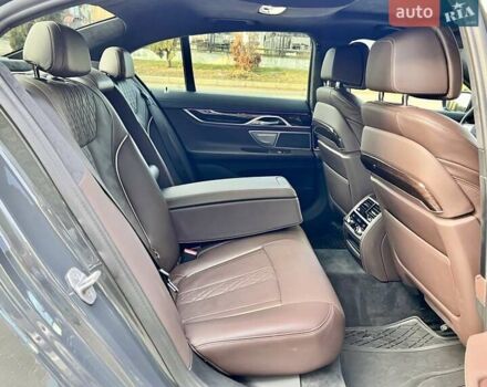 Сірий БМВ 7 Серія, об'ємом двигуна 2.99 л та пробігом 17 тис. км за 85999 $, фото 57 на Automoto.ua