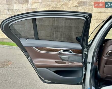 Сірий БМВ 7 Серія, об'ємом двигуна 2 л та пробігом 31 тис. км за 64800 $, фото 80 на Automoto.ua