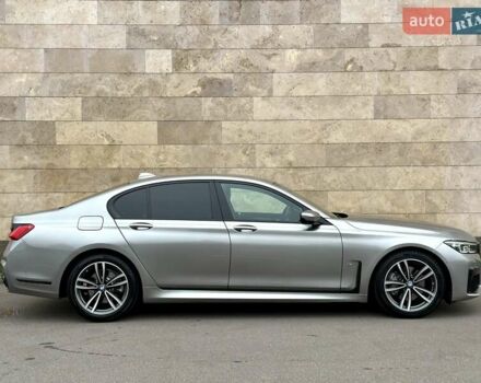 Сірий БМВ 7 Серія, об'ємом двигуна 2 л та пробігом 31 тис. км за 64800 $, фото 27 на Automoto.ua