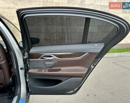 Сірий БМВ 7 Серія, об'ємом двигуна 2 л та пробігом 31 тис. км за 64800 $, фото 86 на Automoto.ua