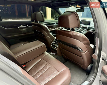 Сірий БМВ 7 Серія, об'ємом двигуна 2.99 л та пробігом 42 тис. км за 86999 $, фото 42 на Automoto.ua