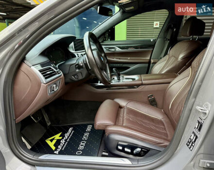 Сірий БМВ 7 Серія, об'ємом двигуна 2.99 л та пробігом 42 тис. км за 86999 $, фото 18 на Automoto.ua