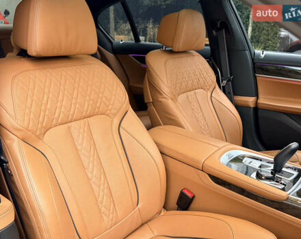 Серый БМВ 7 Серия, объемом двигателя 2.99 л и пробегом 20 тыс. км за 88800 $, фото 13 на Automoto.ua