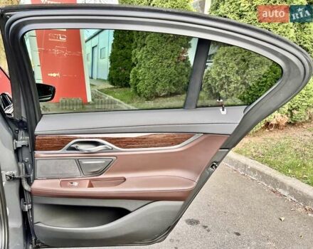 Сірий БМВ 7 Серія, об'ємом двигуна 2.99 л та пробігом 17 тис. км за 85999 $, фото 55 на Automoto.ua