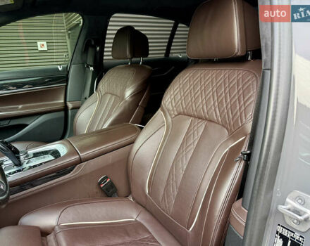 Сірий БМВ 7 Серія, об'ємом двигуна 2.99 л та пробігом 42 тис. км за 86999 $, фото 19 на Automoto.ua