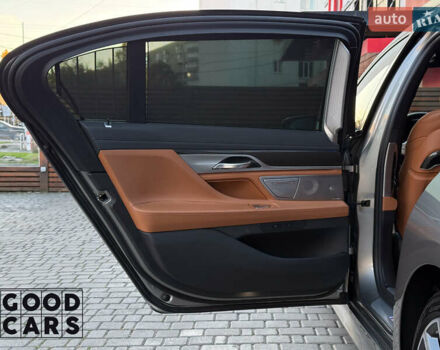 Сірий БМВ 7 Серія, об'ємом двигуна 3 л та пробігом 19 тис. км за 82000 $, фото 20 на Automoto.ua