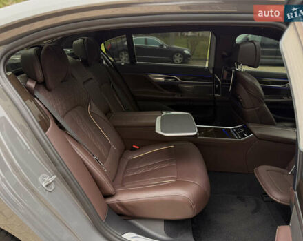 Серый БМВ 7 Серия, объемом двигателя 2.99 л и пробегом 55 тыс. км за 82000 $, фото 57 на Automoto.ua