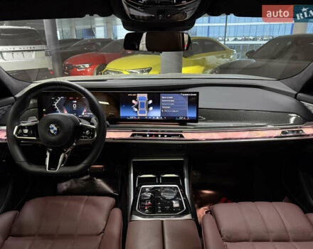 БМВ 7 Серия 2023 в Одессе на Automoto.ua Серый БМВ 7 Серия, объемом двигателя 3 л и пробегом 1 тыс. км за 133000 $, фото 25 на Automoto.ua