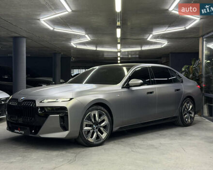 БМВ 7 Серия 2023 в Одессе на Automoto.ua Серый БМВ 7 Серия, объемом двигателя 3 л и пробегом 1 тыс. км за 133000 $, фото 6 на Automoto.ua