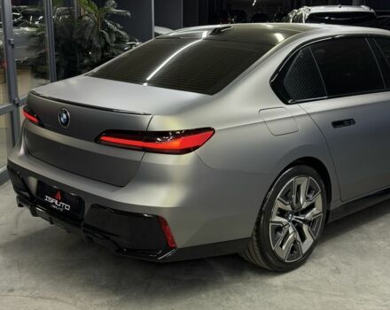 БМВ 7 Серия 2023 в Одессе на Automoto.ua Серый БМВ 7 Серия, объемом двигателя 3 л и пробегом 1 тыс. км за 133000 $, фото 9 на Automoto.ua