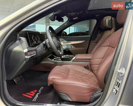 БМВ 7 Серия 2023 в Одессе на Automoto.ua Серый БМВ 7 Серия, объемом двигателя 3 л и пробегом 1 тыс. км за 133000 $, фото 20 на Automoto.ua