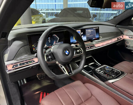 БМВ 7 Серия 2023 в Одессе на Automoto.ua Серый БМВ 7 Серия, объемом двигателя 3 л и пробегом 1 тыс. км за 133000 $, фото 19 на Automoto.ua
