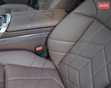 Серый БМВ 7 Серия, объемом двигателя 3 л и пробегом 15 тыс. км за 183000 $, фото 7 на Automoto.ua