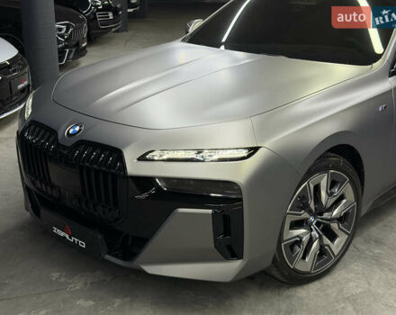 БМВ 7 Серия 2023 в Одессе на Automoto.ua Серый БМВ 7 Серия, объемом двигателя 3 л и пробегом 1 тыс. км за 133000 $, фото 7 на Automoto.ua