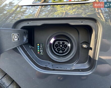 Серый БМВ 7 Серия, объемом двигателя 3 л и пробегом 18 тыс. км за 179000 $, фото 24 на Automoto.ua