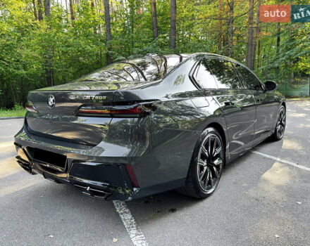 Серый БМВ 7 Серия, объемом двигателя 3 л и пробегом 18 тыс. км за 179000 $, фото 6 на Automoto.ua