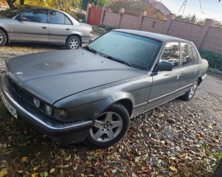 Серый БМВ 7 Серия, объемом двигателя 3 л и пробегом 300 тыс. км за 2500 $, фото 1 на Automoto.ua