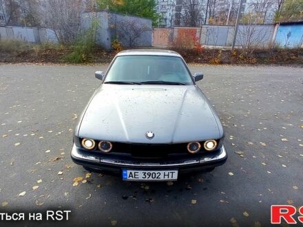 Серый БМВ 7 Серия, объемом двигателя 3.5 л и пробегом 300 тыс. км за 1500 $, фото 1 на Automoto.ua