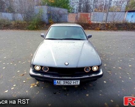 Серый БМВ 7 Серия, объемом двигателя 3.5 л и пробегом 300 тыс. км за 1500 $, фото 1 на Automoto.ua