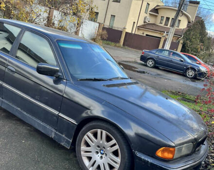 Серый БМВ 7 Серия, объемом двигателя 5.38 л и пробегом 300 тыс. км за 3500 $, фото 1 на Automoto.ua