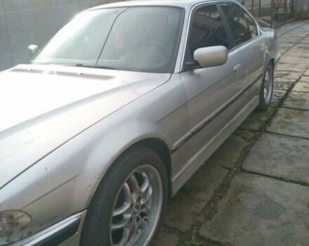 Серый БМВ 7 Серия, объемом двигателя 3.5 л и пробегом 300 тыс. км за 3500 $, фото 1 на Automoto.ua