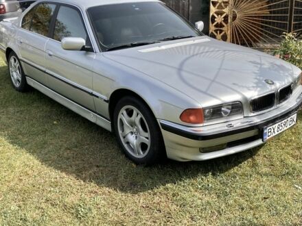 Серый БМВ 7 Серия, объемом двигателя 4.4 л и пробегом 362 тыс. км за 3800 $, фото 1 на Automoto.ua