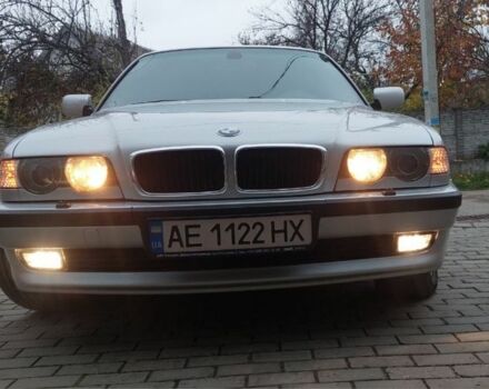 Серый БМВ 7 Серия, объемом двигателя 3 л и пробегом 240 тыс. км за 10000 $, фото 1 на Automoto.ua