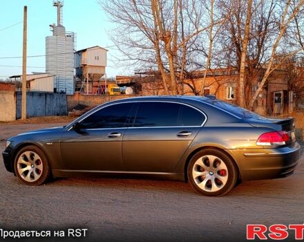 Серый БМВ 7 Серия, объемом двигателя 4 л и пробегом 200 тыс. км за 12000 $, фото 1 на Automoto.ua