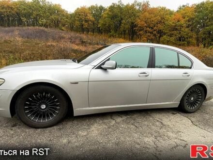 Серый БМВ 7 Серия, объемом двигателя 4 л и пробегом 327 тыс. км за 8300 $, фото 1 на Automoto.ua